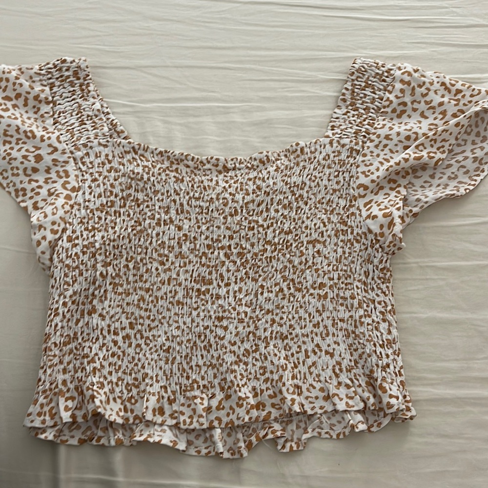 Leopard scrunch top